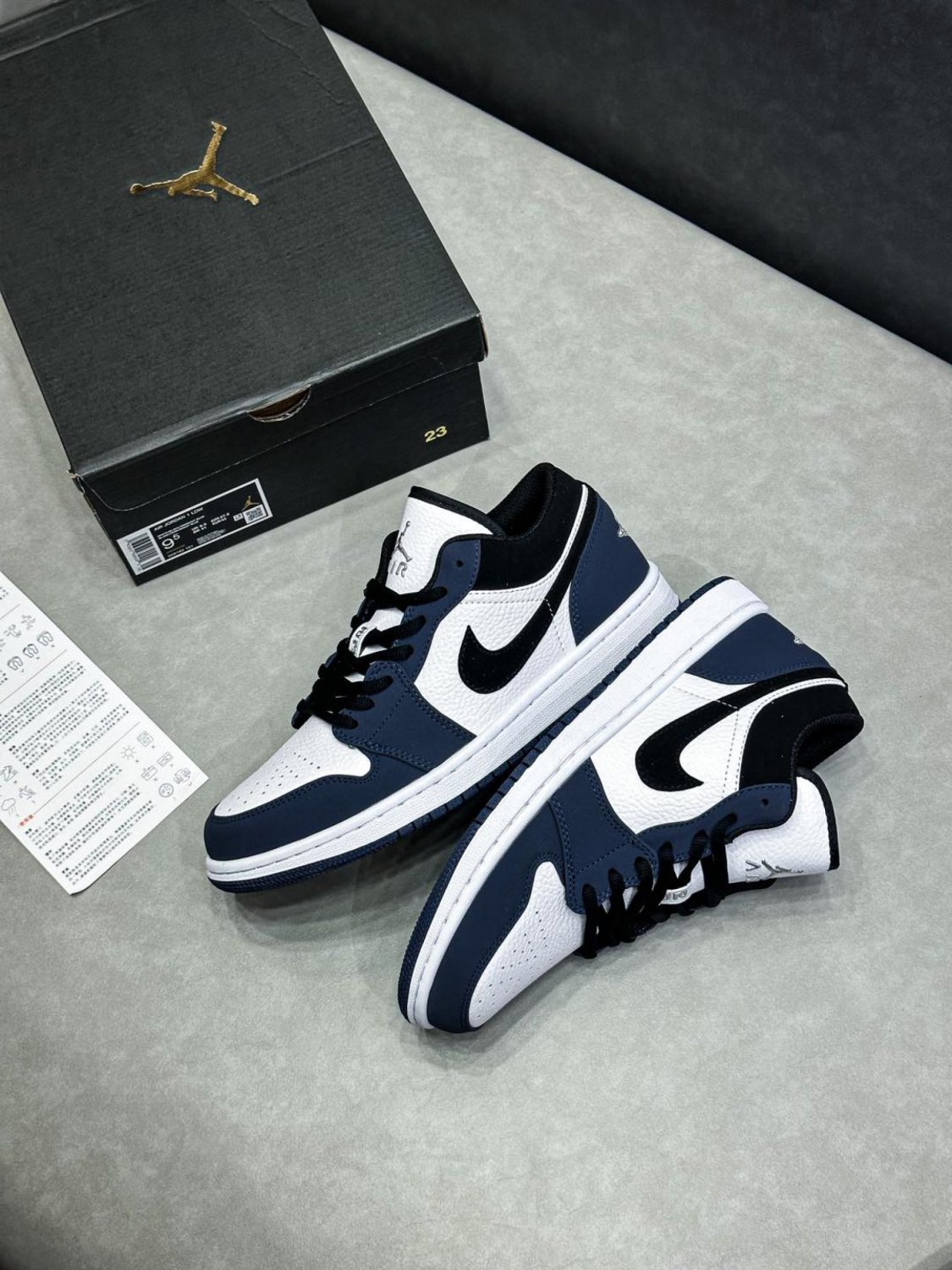 Air Jordan 1 Retro Low 'Midnight Navy'