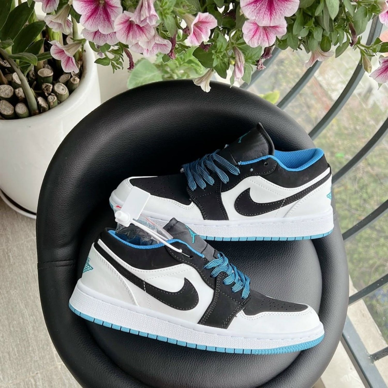 Air Jordan 1 'White Black Blue'