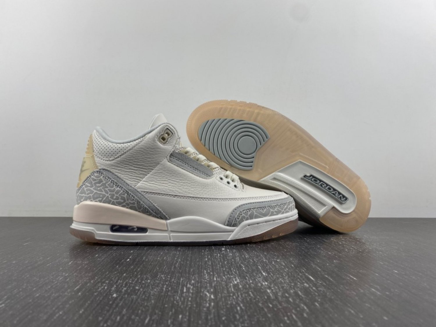 Air Jordan 3 Craft Ivory Grey Mist Cream