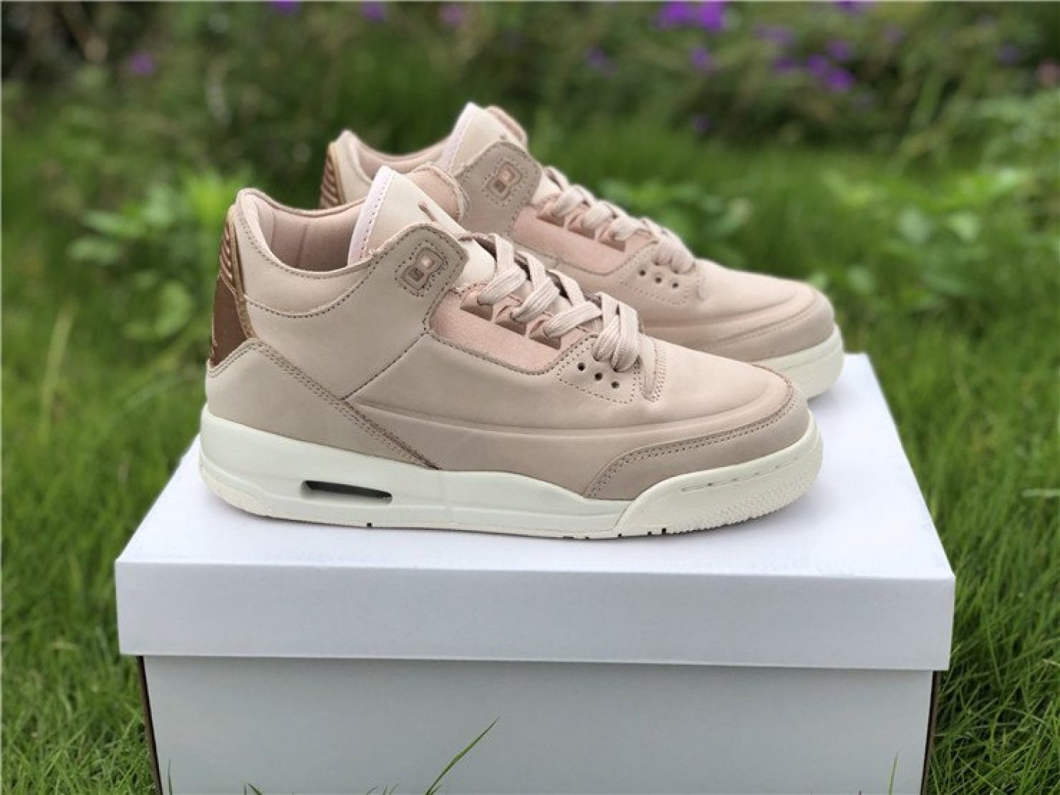 Air Jordan 3 WMNS Particle Beige