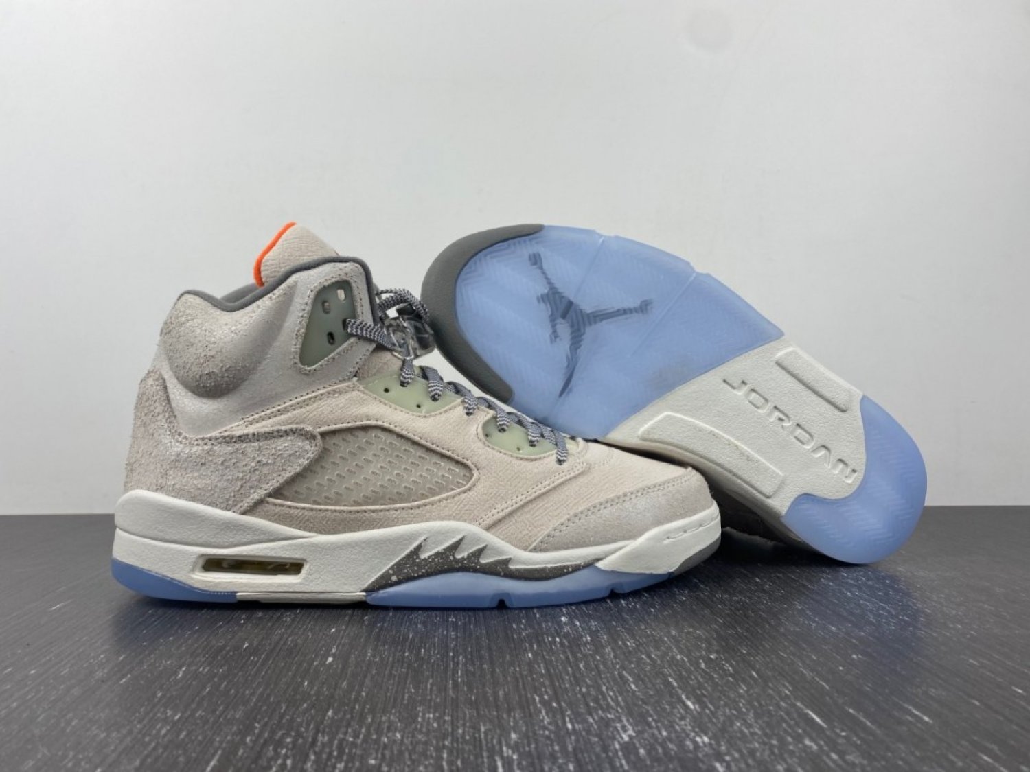Air Jordan 5 Retro SE Craft Light Orewood Brown Safety Orange