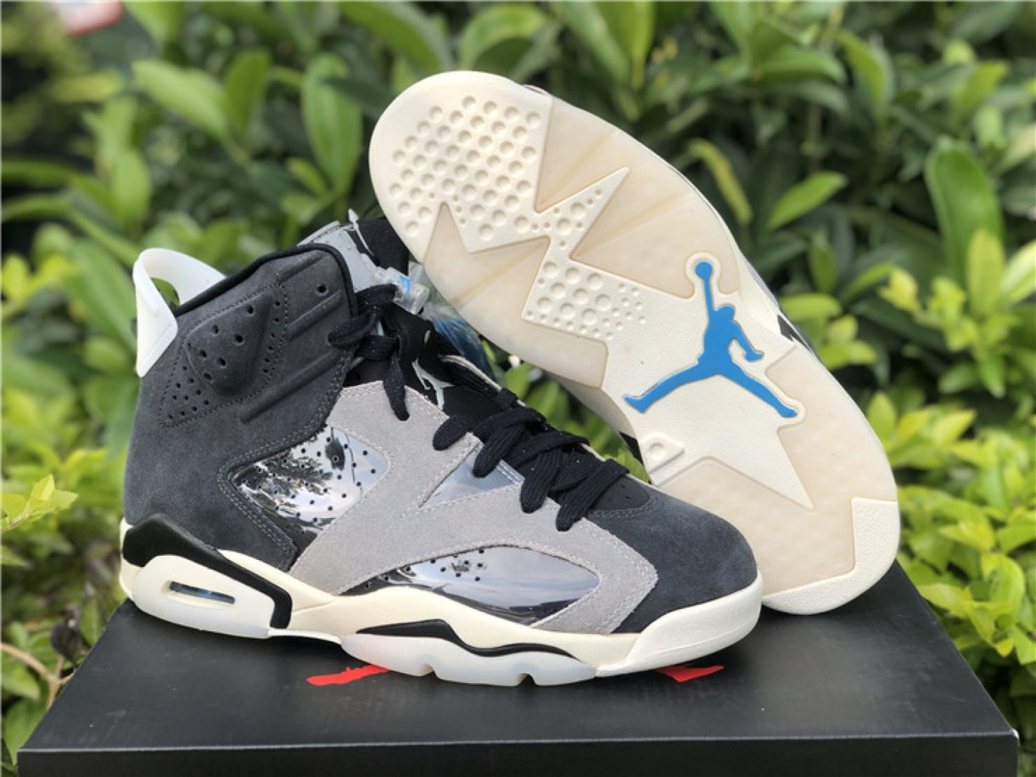 Air Jordan 6 Tech Chrome Black Light Smoke Grey Sail Chrome
