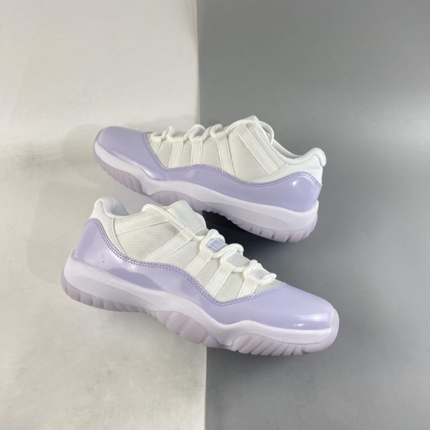 Air Jordan 11 Low WhitePure VioletWhite AH7860-101