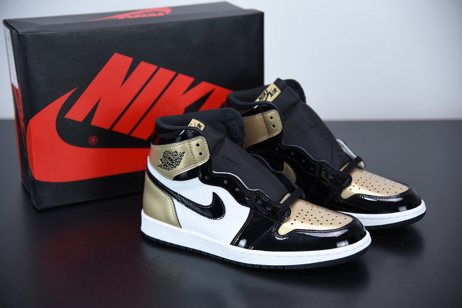 Air Jordan Retro 1 High OG NRG &acirc;��Gold Toe&acirc;��