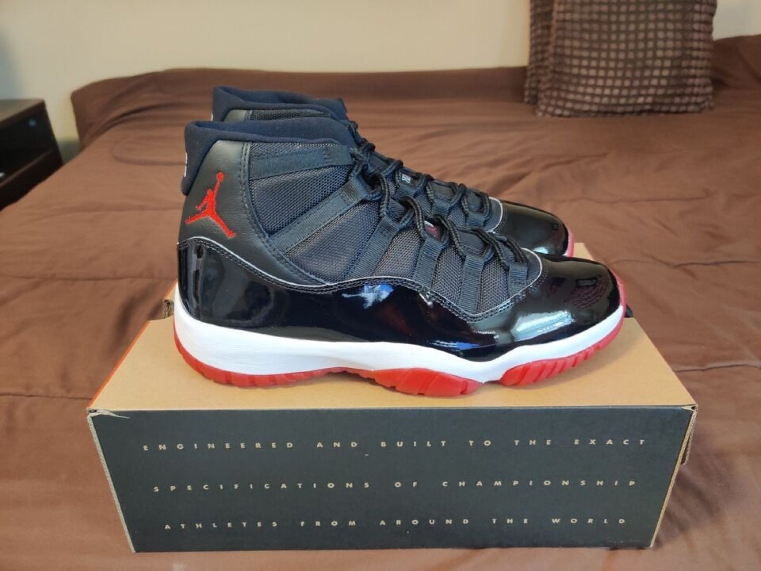 Air Jordan XI 11 Bred