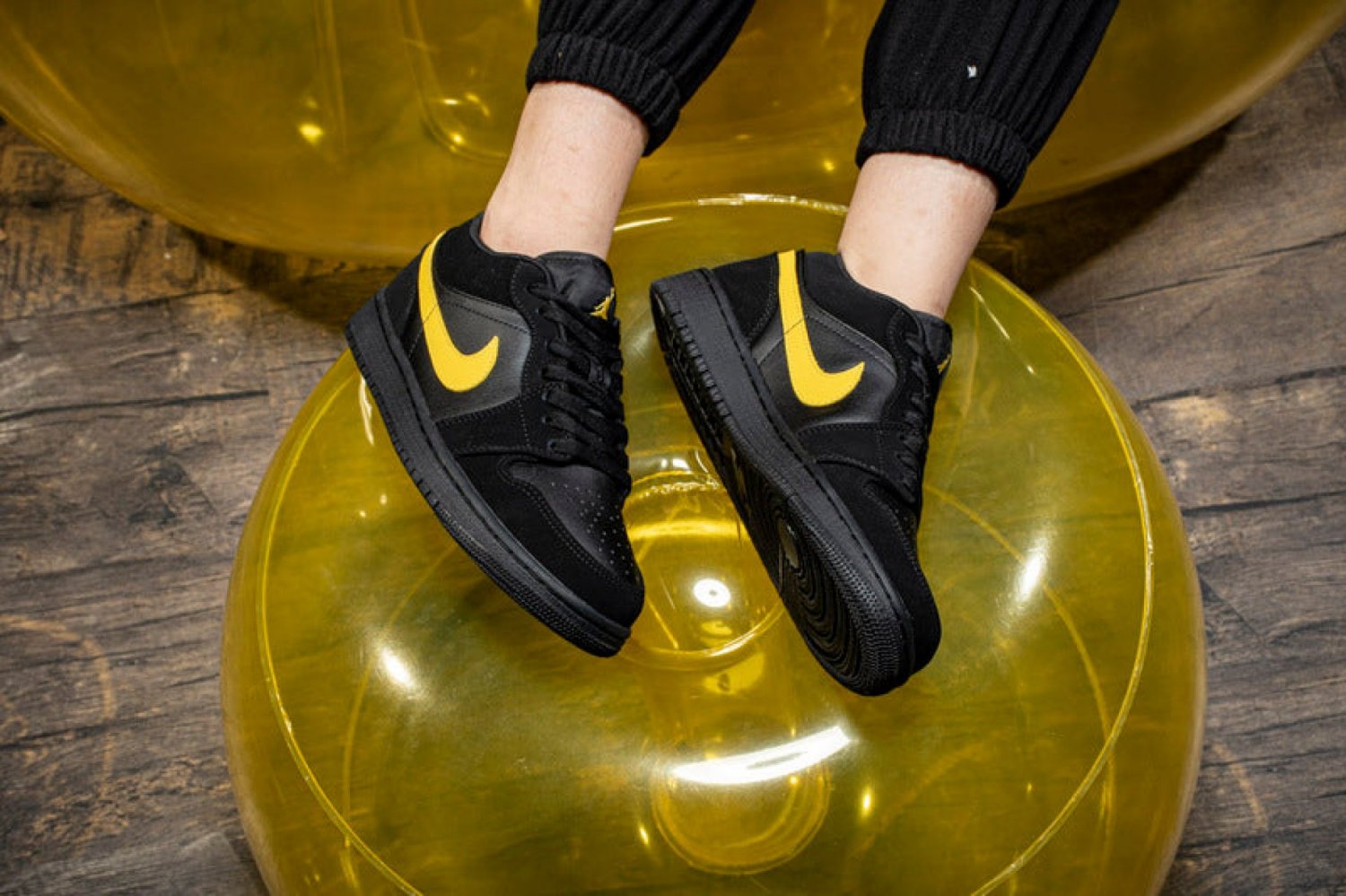 Jordan 1 Low Black Gold
