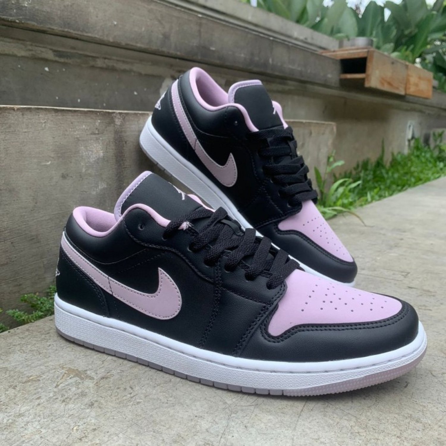 Jordan 1 Low SE &acirc;��Iced Lilac&acirc;��