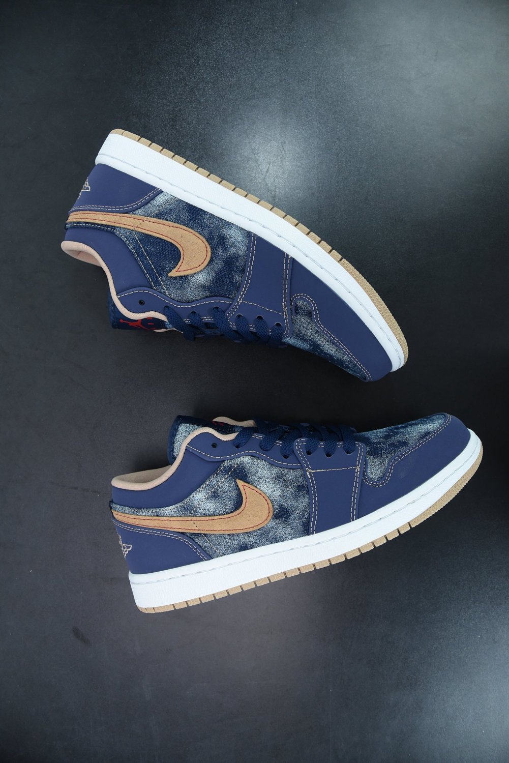 Jordan 1 Low SE Denim