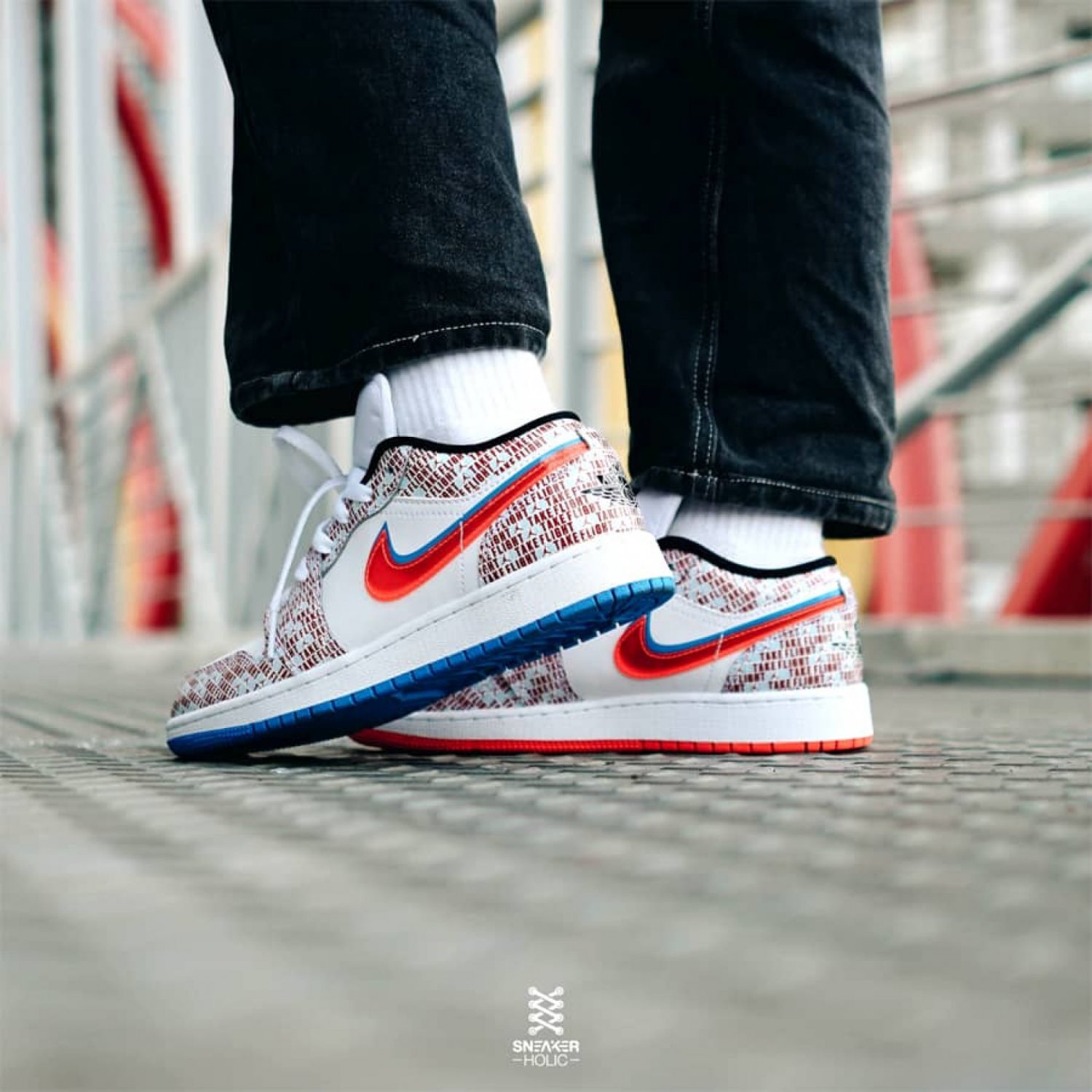 Jordan 1 Low SE Take Flight