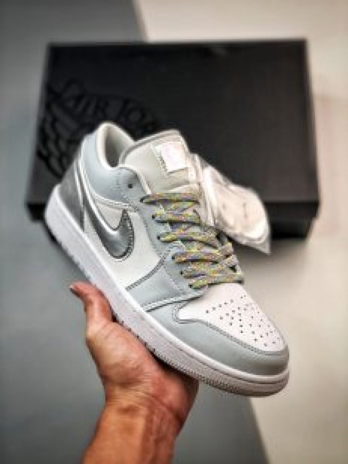Jordan 1 Low SE Tear Away Silver