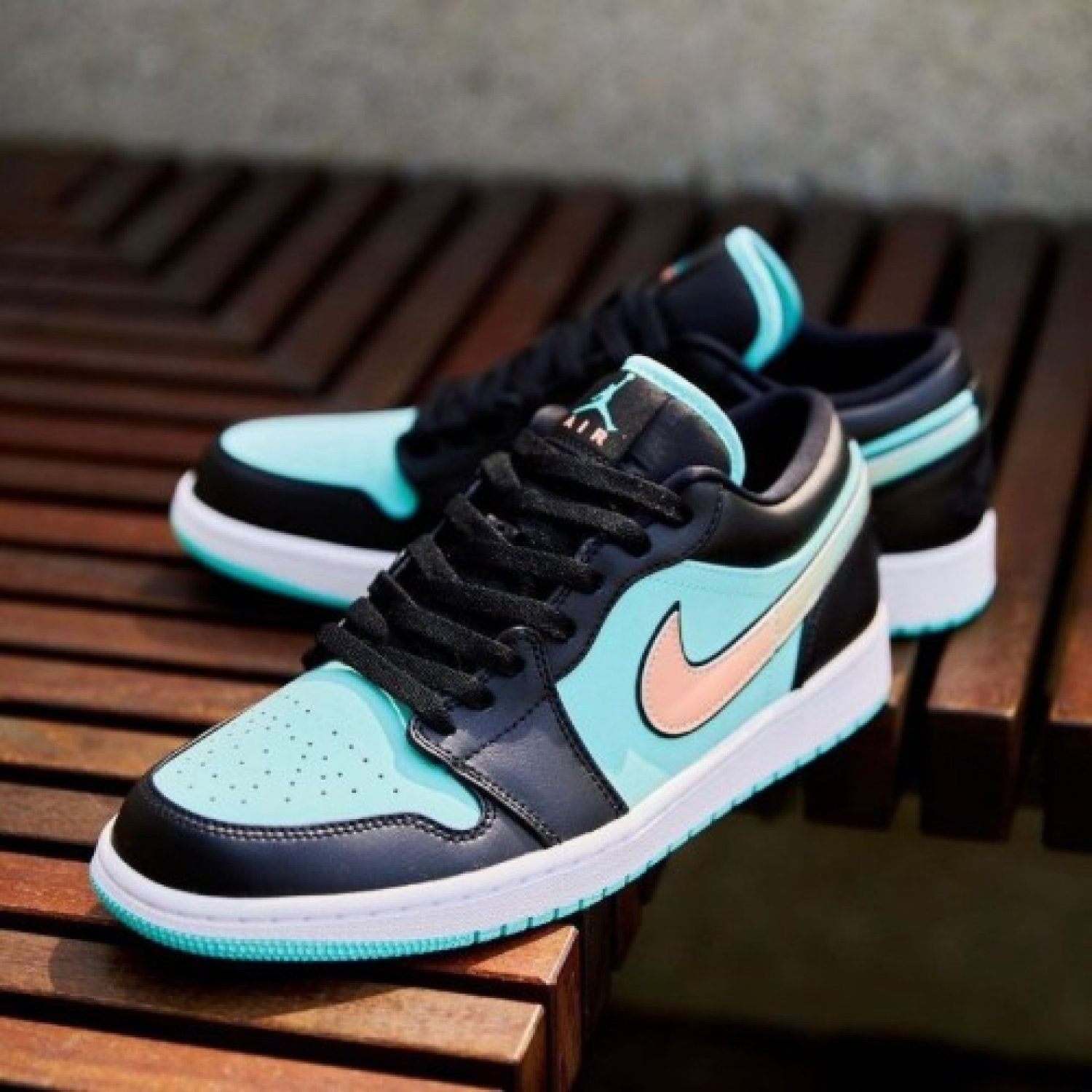 Jordan 1 Low SE Tropical Twist