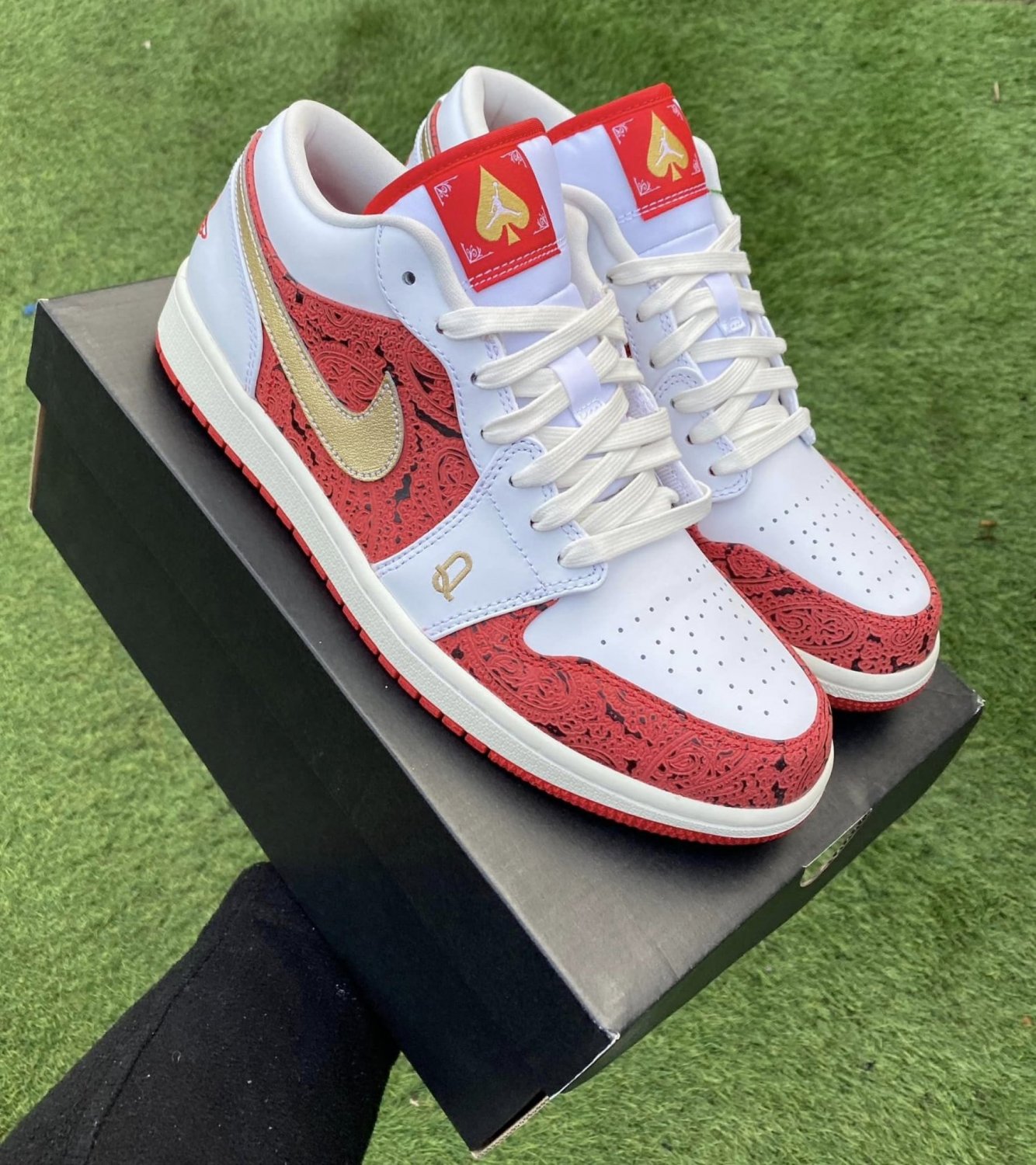 Jordan 1 Low Spades