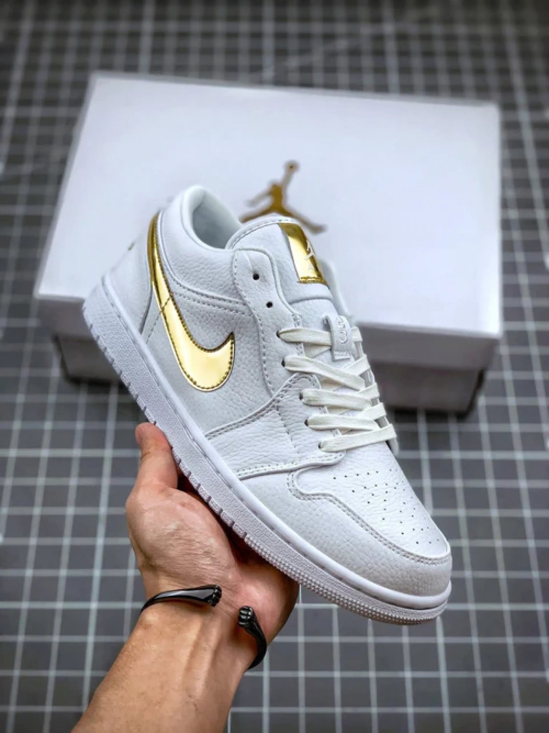 Jordan 1 Low White Metallic Gold