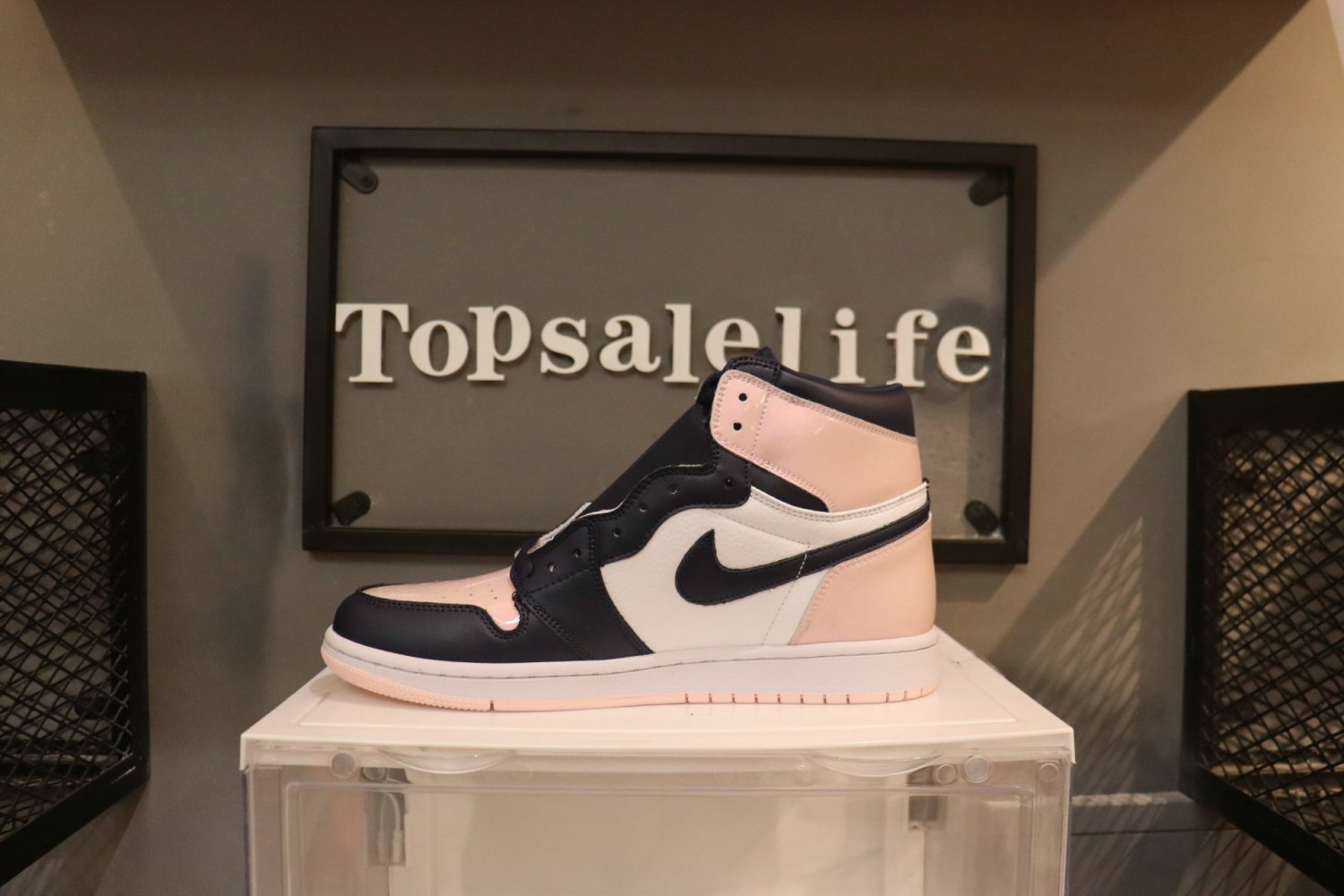 Jordan 1 Retro High OG Atmosphere (Women's) sneakers