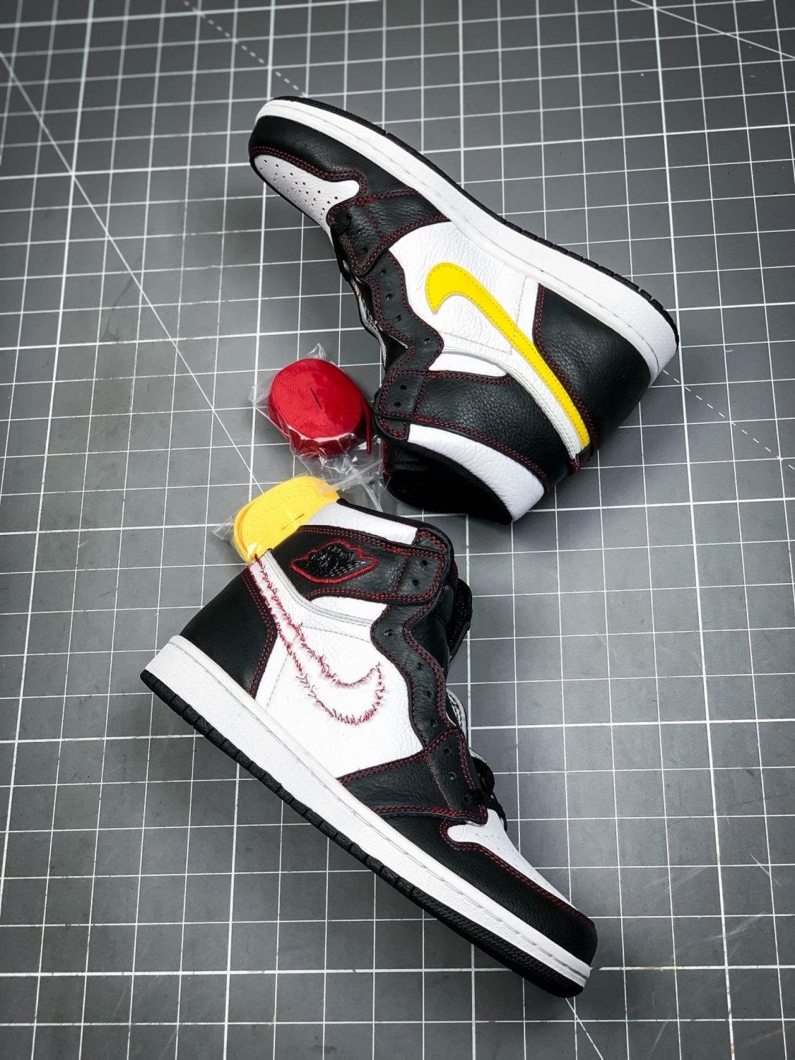 Jordan 1 Retro High OG Defiant WhiteBlack-Gym Red-Tour Yellow