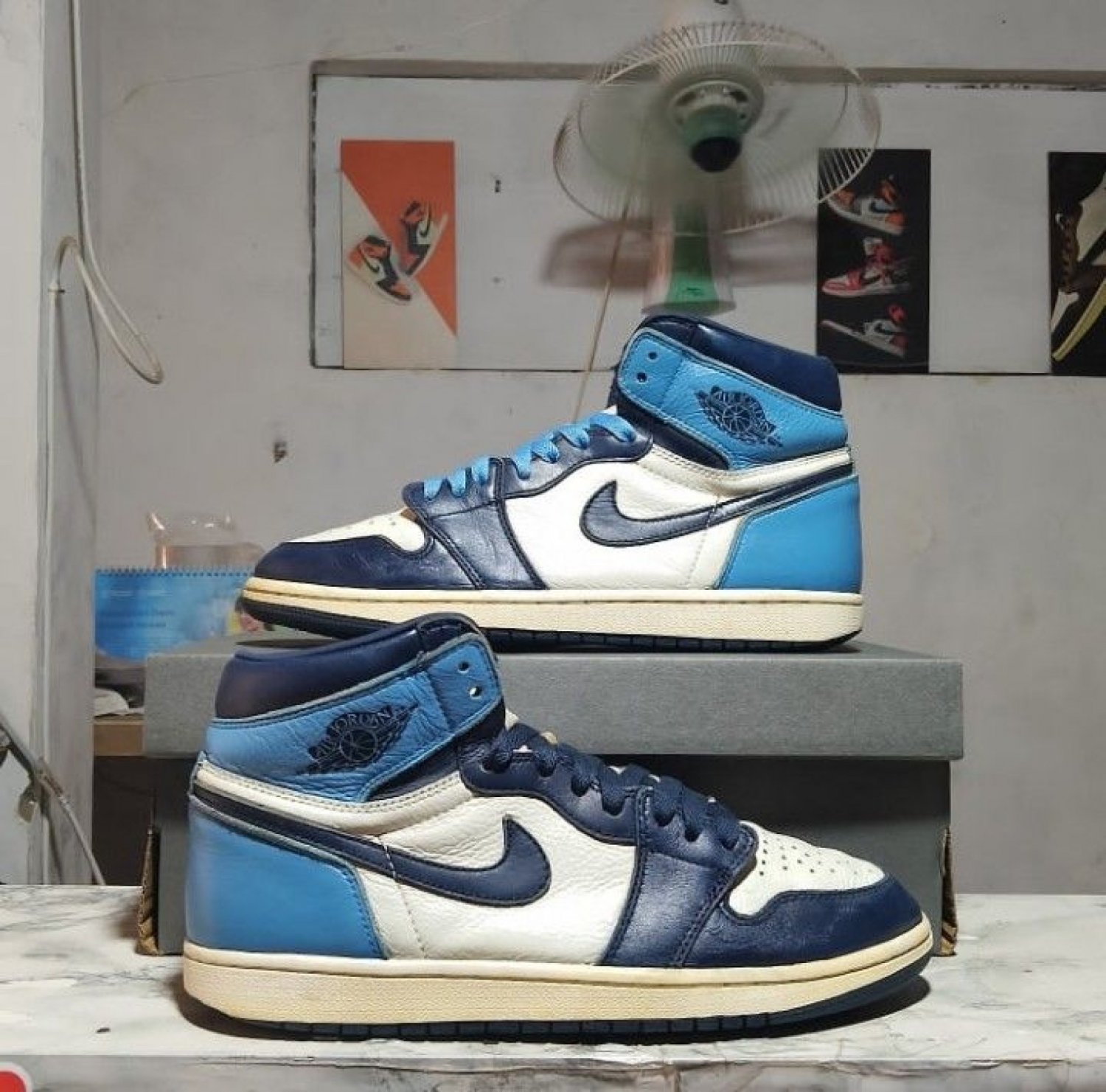 Jordan 1 Retro High OG Obsidian UNC