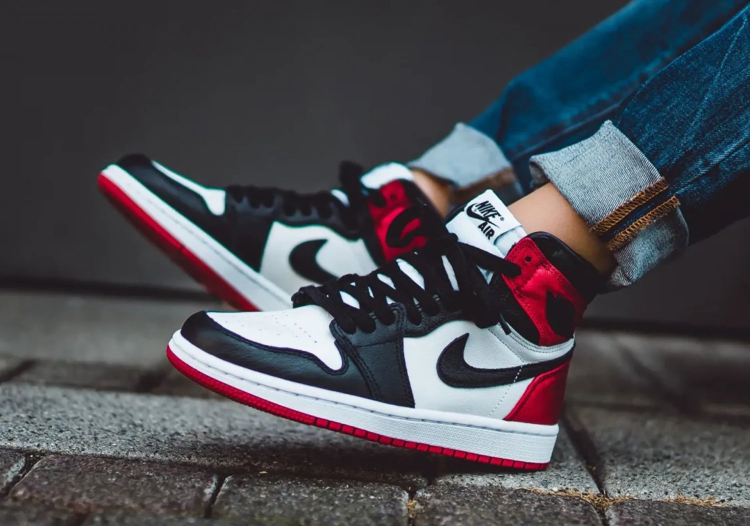 Jordan 1 Retro High Satin Black Toe