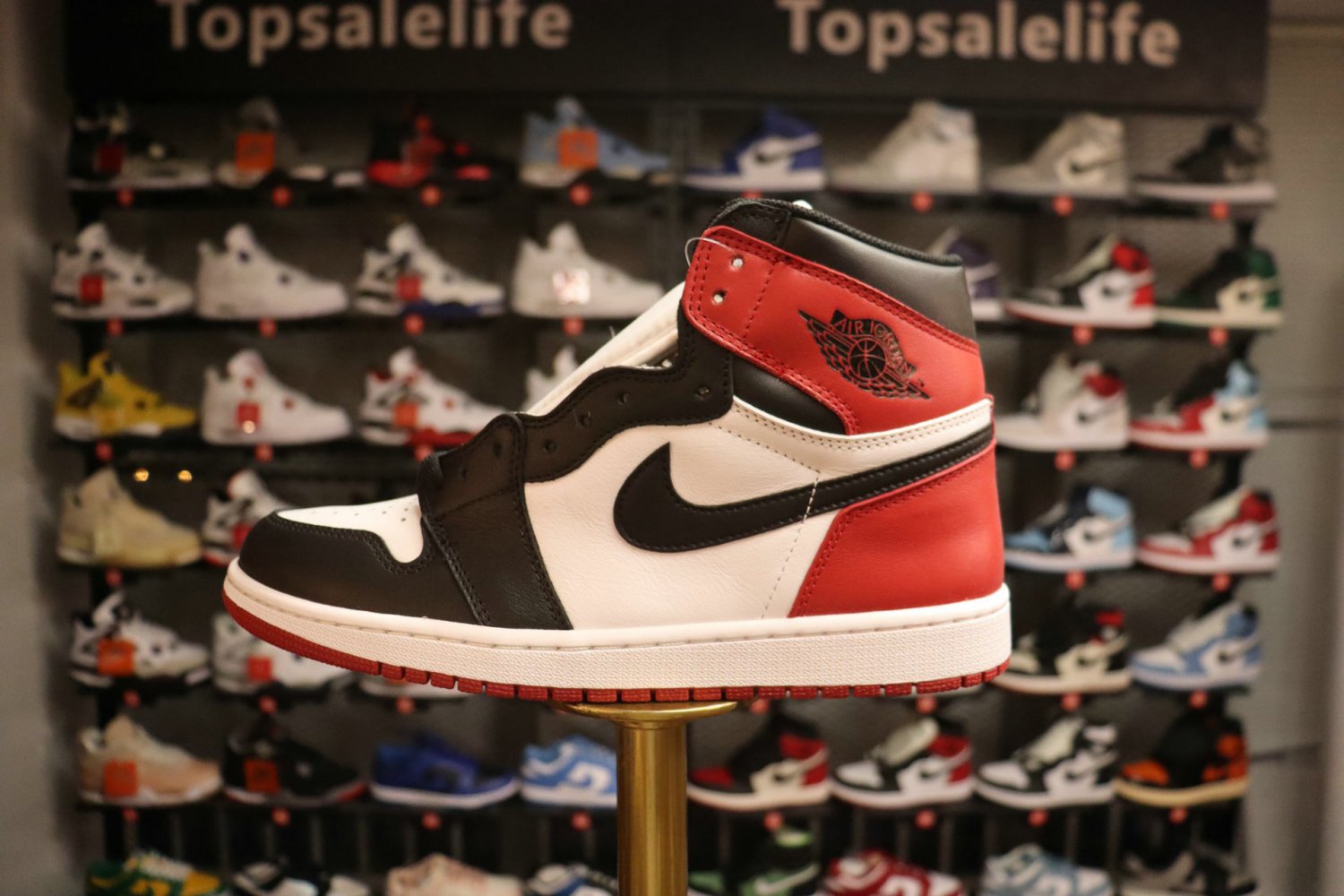 Jordan 1 Retro High Satin Black Toe (Women's)