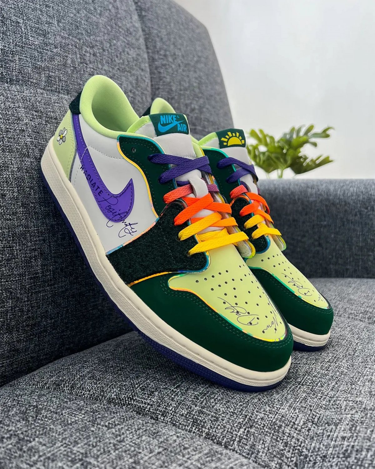 Jordan 1 Retro Low OG Doernbecher