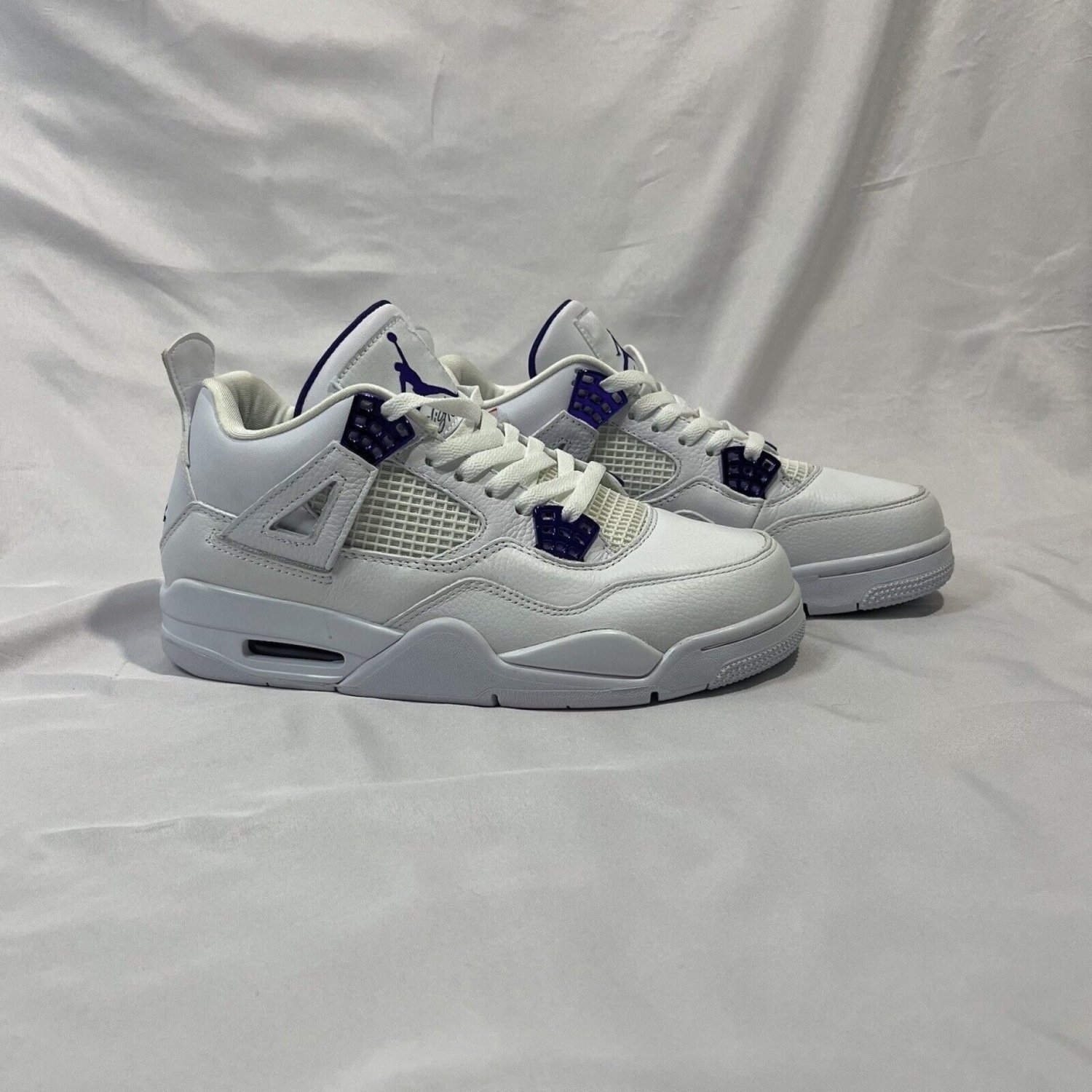 Jordan 4 Retro Mid Purple Metallic