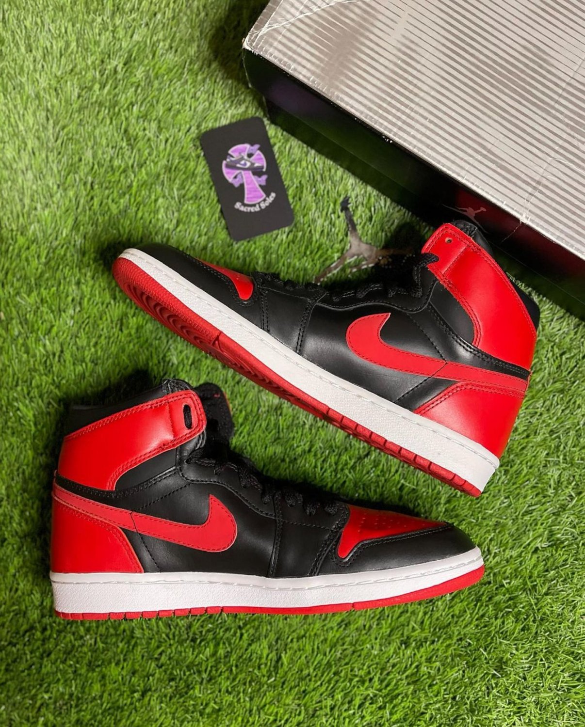 Nike Air Jordan 1 High &acirc;��Bred&acirc;��