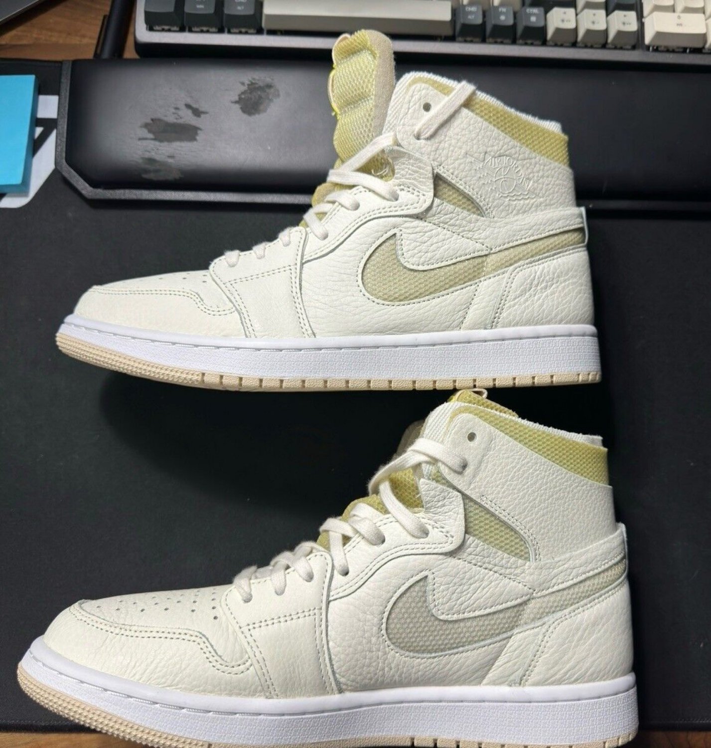 Nike Air Jordan 1 High Zoom Pearl White