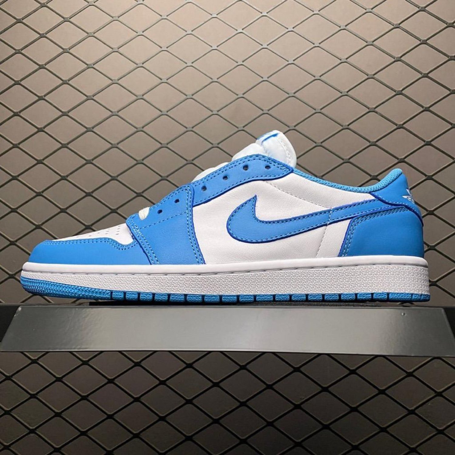 Nike Air Jordan 1 Low SB UNC