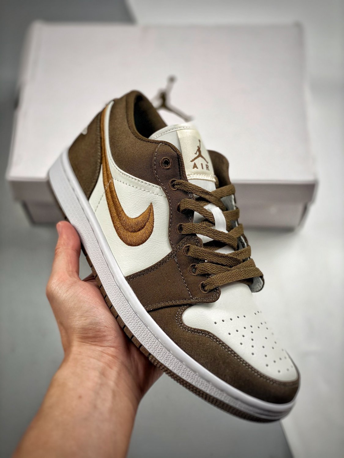 Nike Air Jordan 1 Low SE Light Olive