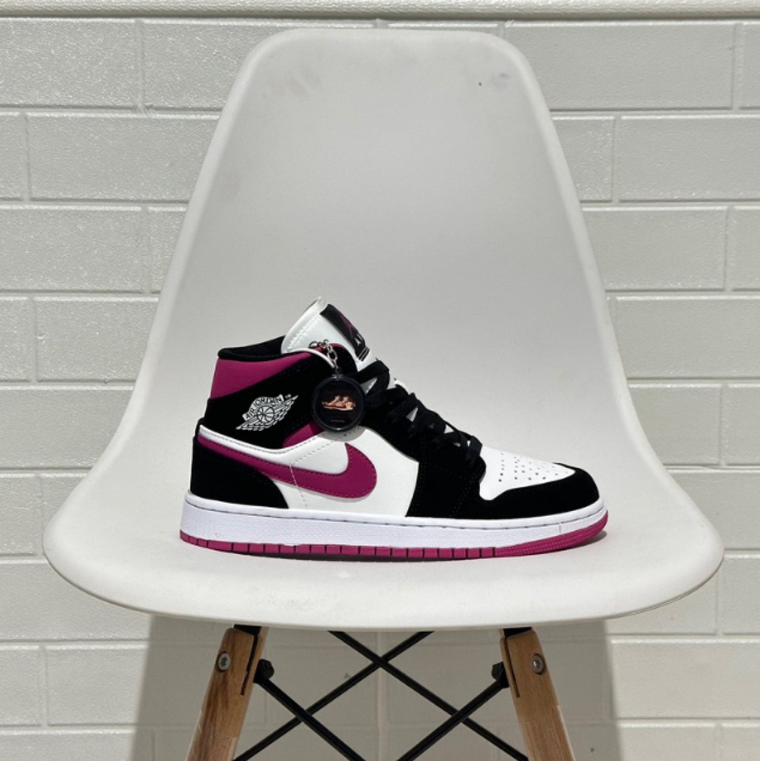 Nike Air Jordan 1 Mid Black Cactus Flower Magenta
