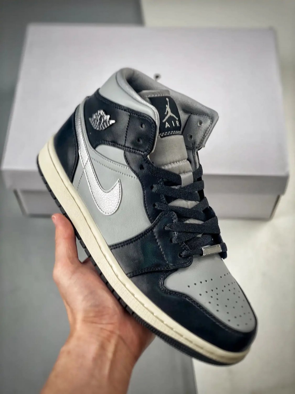 Nike Air Jordan 1 Mid SE Black Chrome
