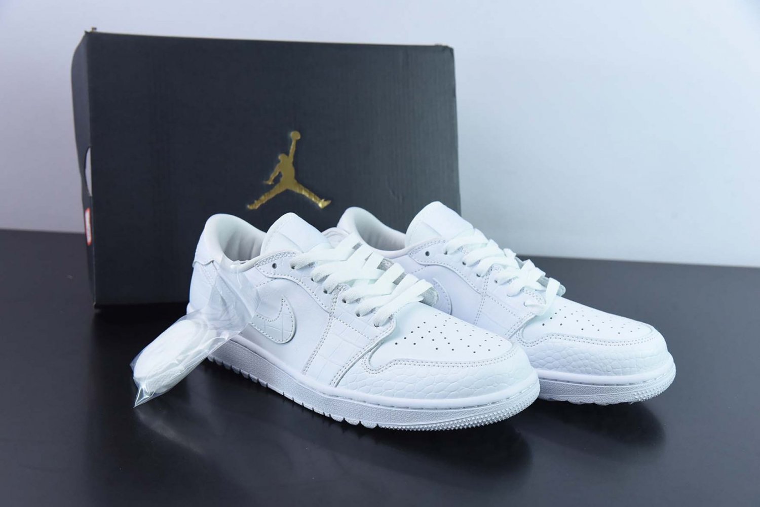 Nike Air Jordan 1 Retro Low Golf White Croc