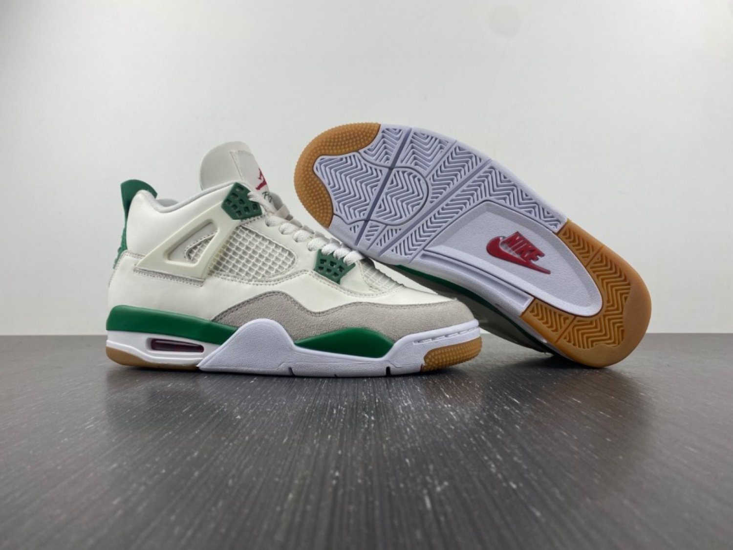 Nike Air Jordan 4 SB Dunk Sai Pine Green Neutral Grey White