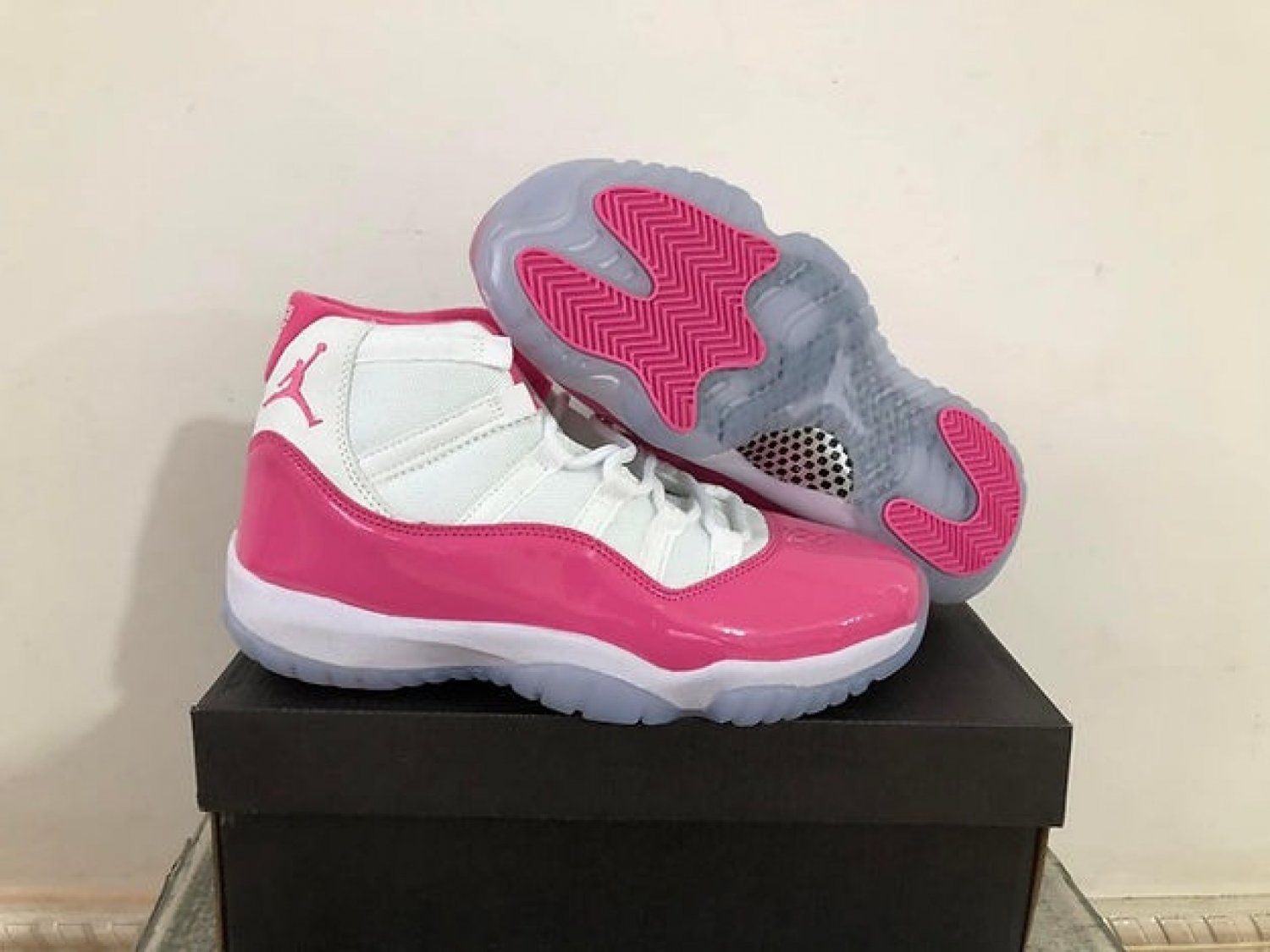 Nike Air Jordan 11 Pink Valentine Day