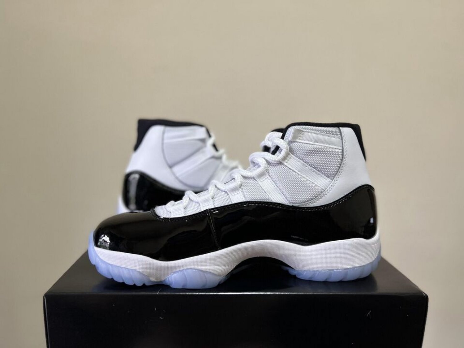 Nike Air Jordan 11 Retro Concord White Black 378037-100,