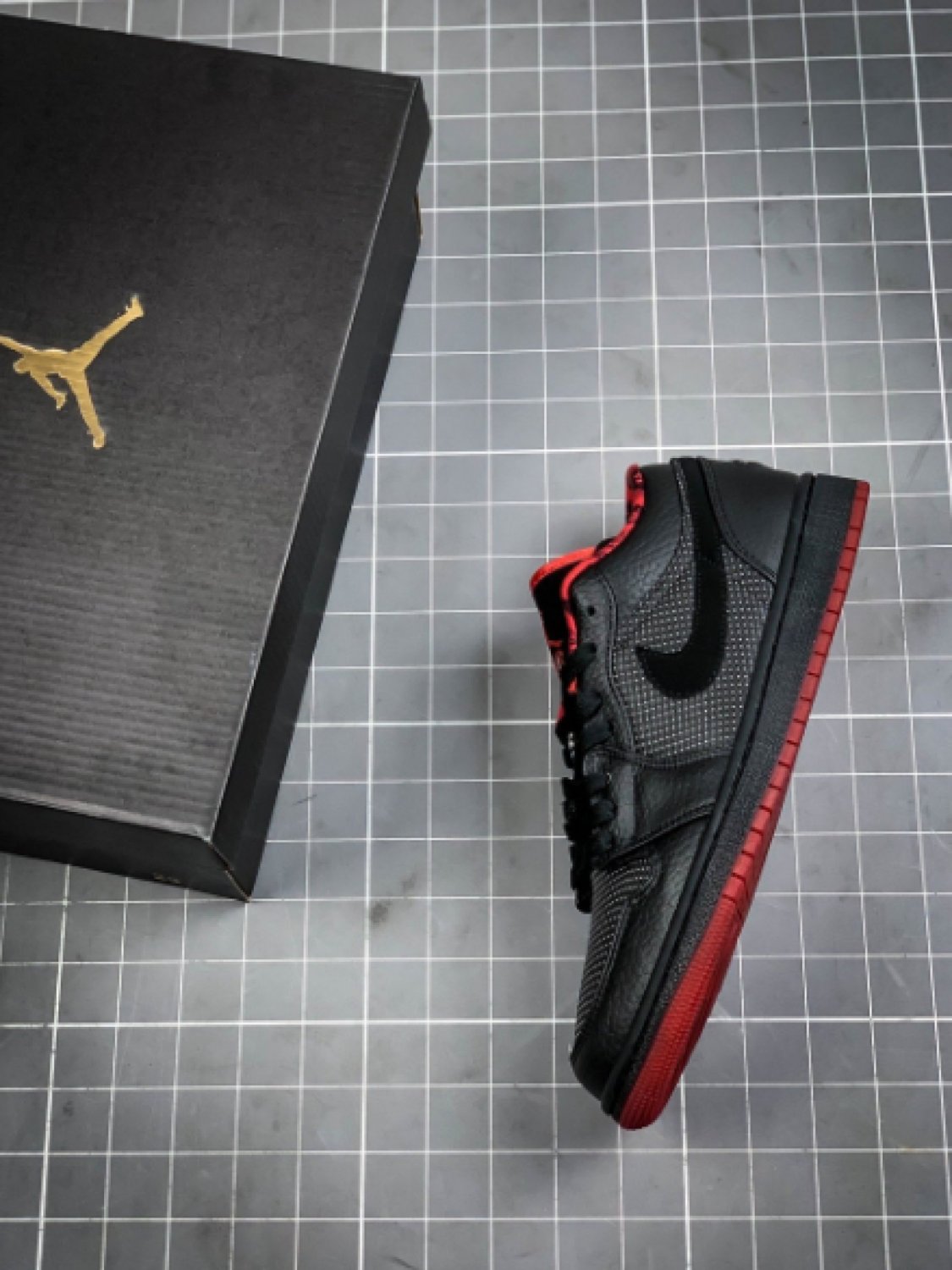 Nike Jordan 1 Retro Low Black Red