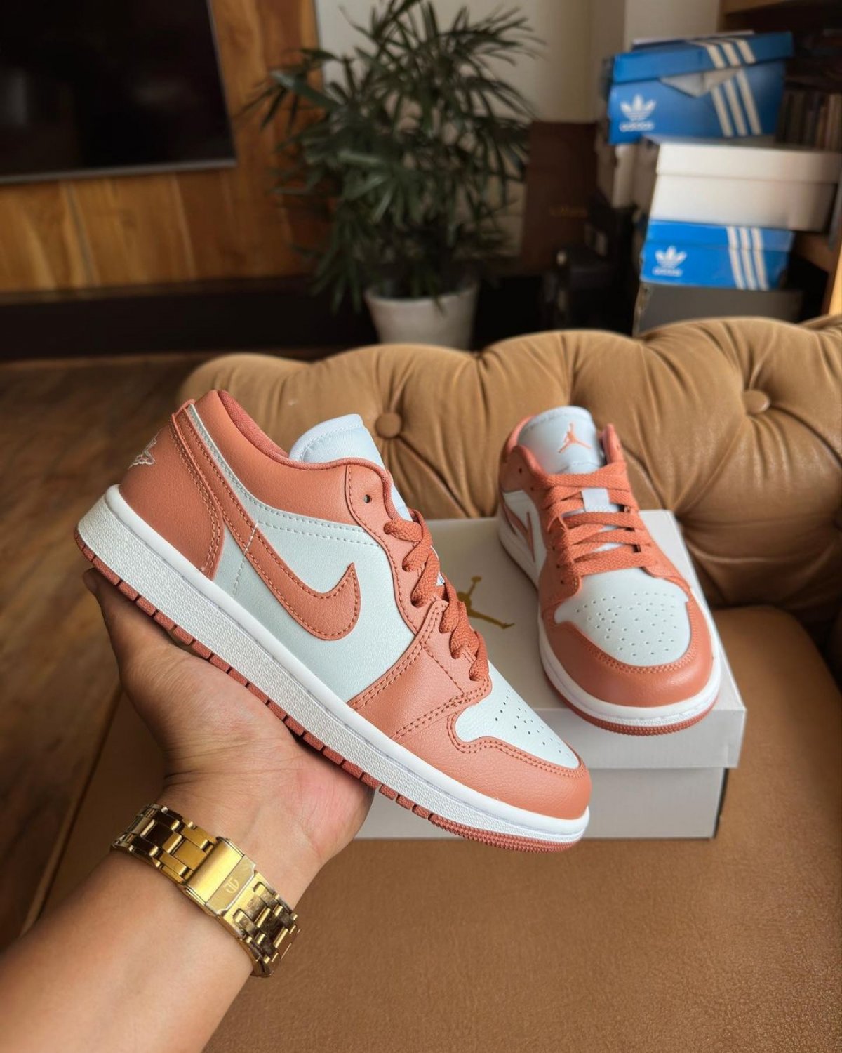 Air Jordan 1 Low Pink Salmon