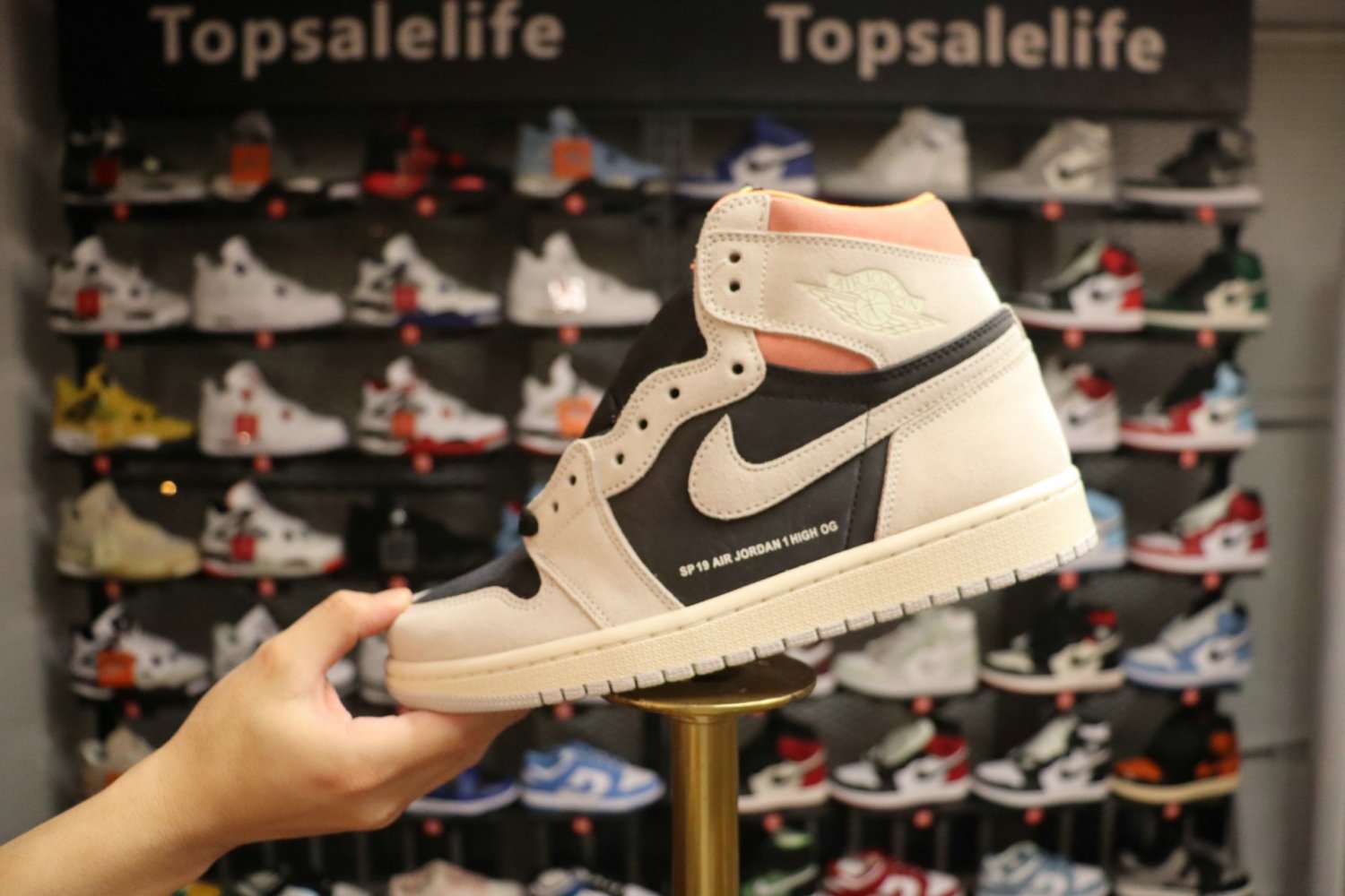 Air Jordan 1 Retro High Neutral Grey Hyper Crimson