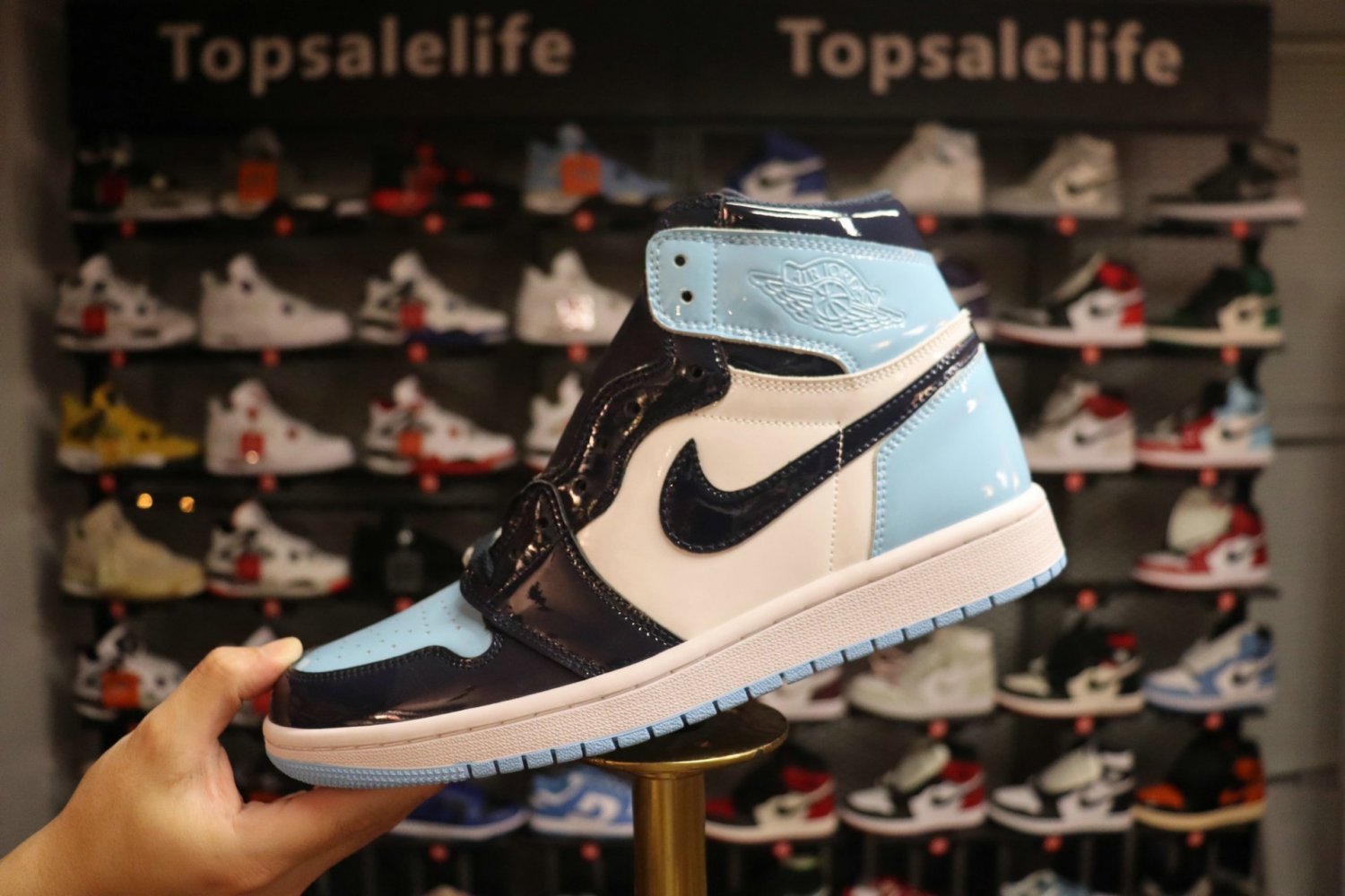 Air Jordan 1 Retro High OG Blue Chill UNC Patent (Women)