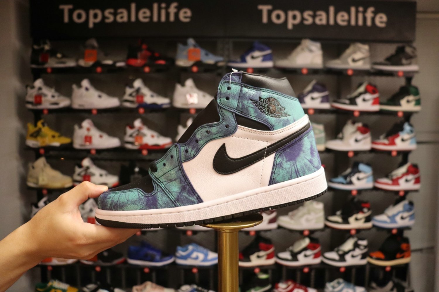 Air Jordan 1 Retro High OG 'Tie&acirc;��Dye' (Women)