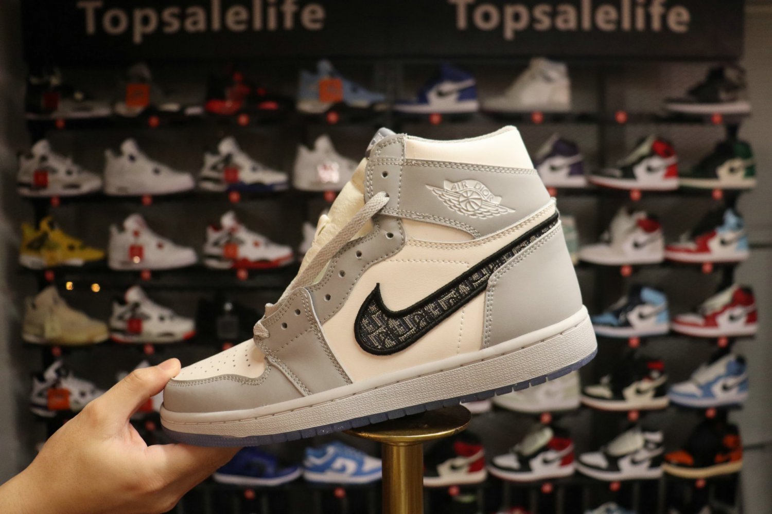 dior x nike air jordan 1 high og 'white wolf grey'_1