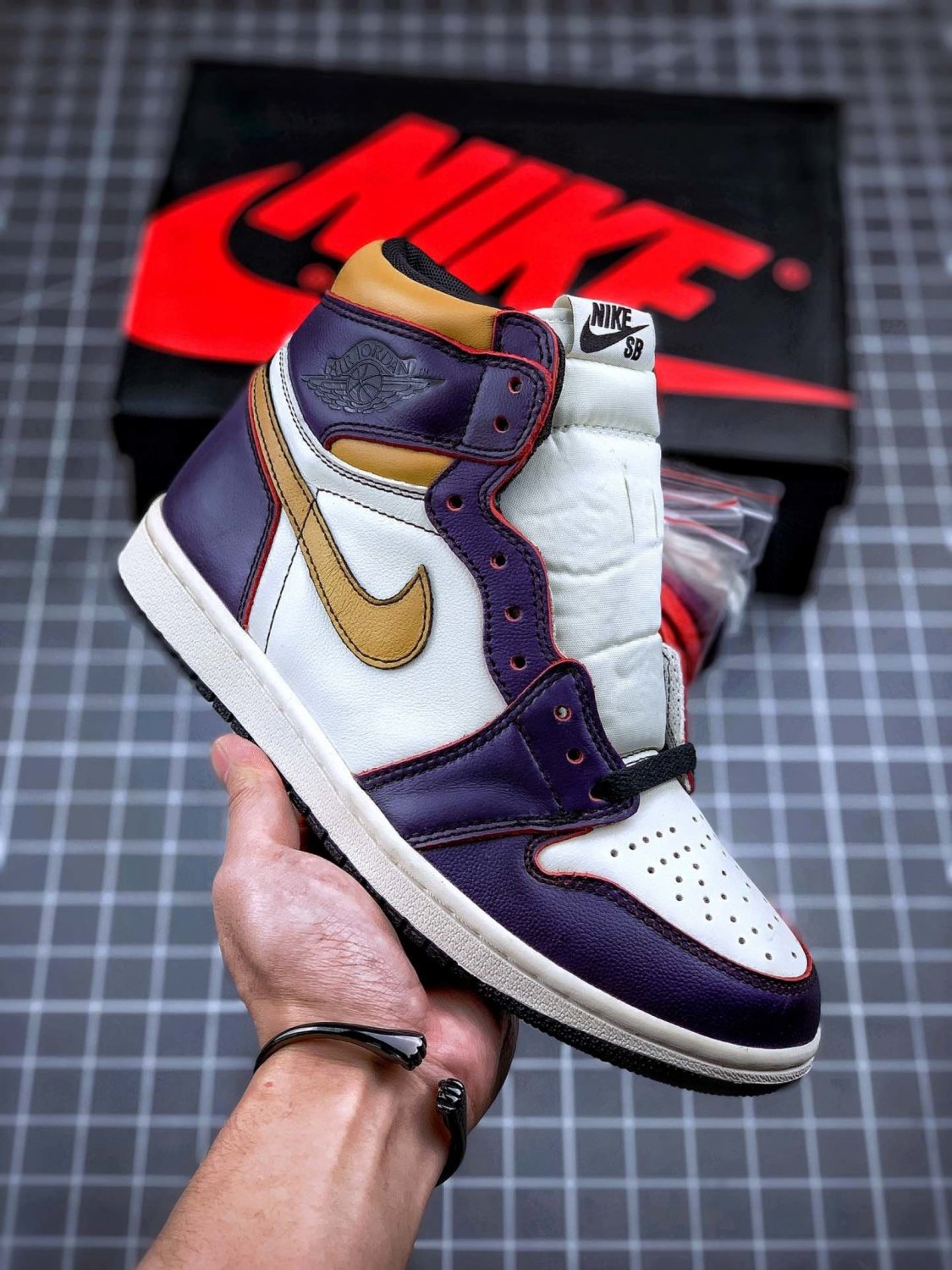 jordan 1 retro high og defiant sb la to chicago_1