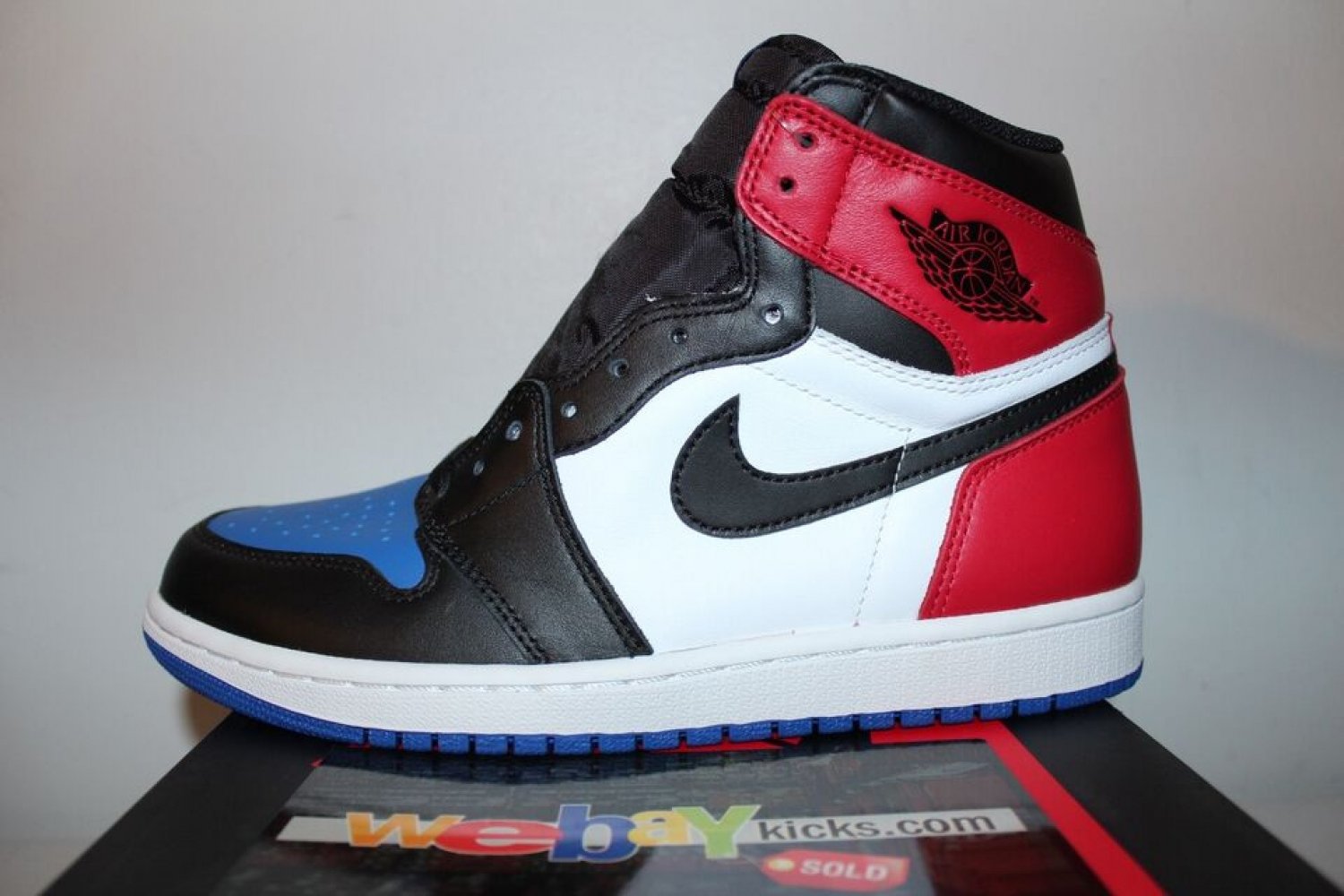 Jordan 1 RetroTop 3