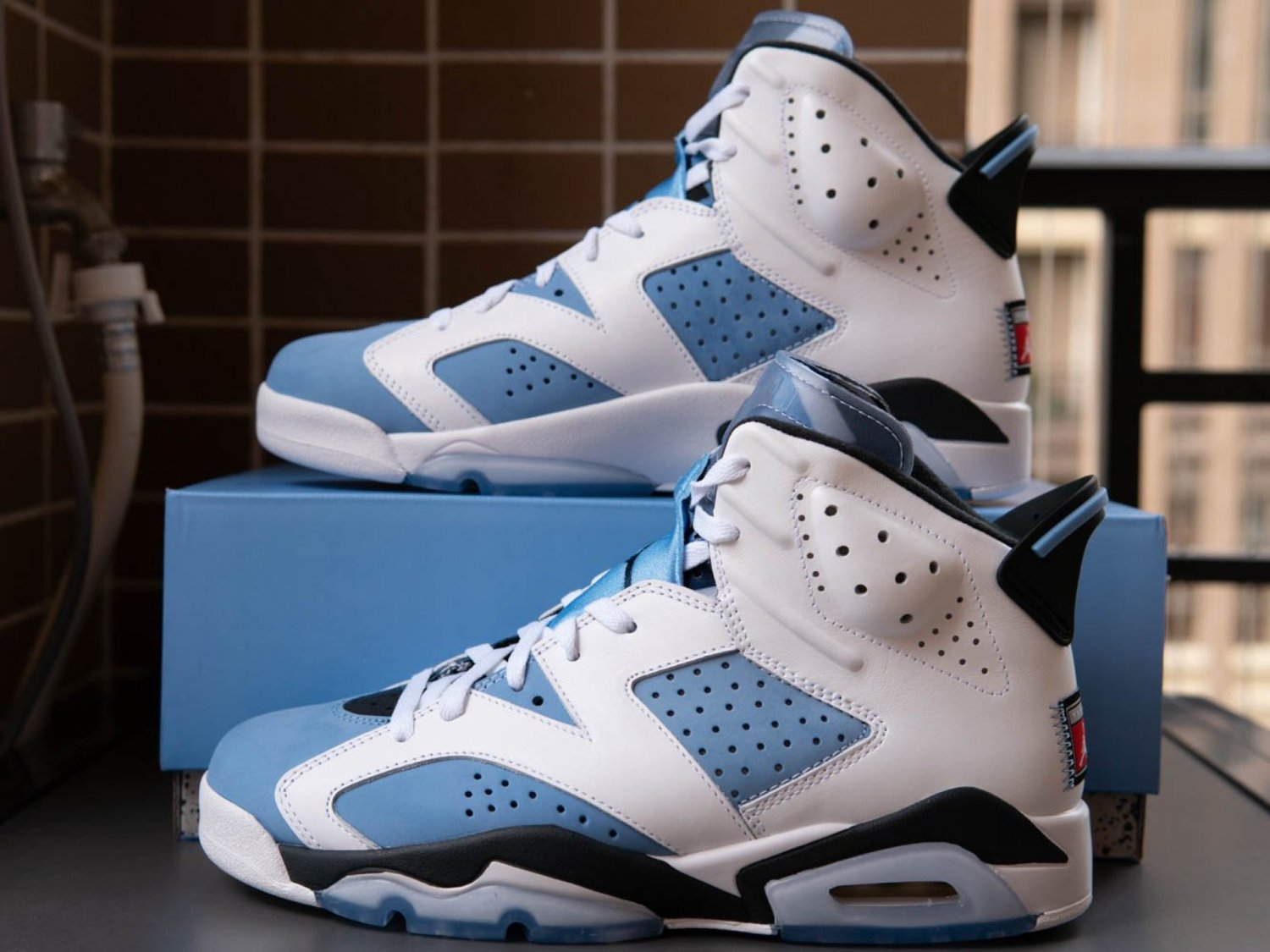 jordan 6 unc blue