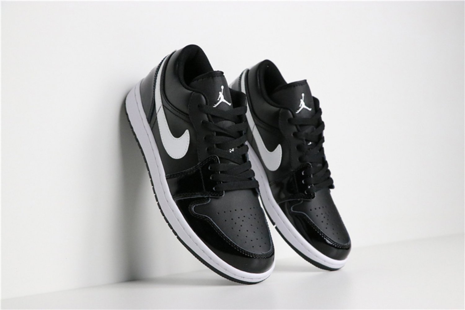 nike air jordan 1 low black white_1