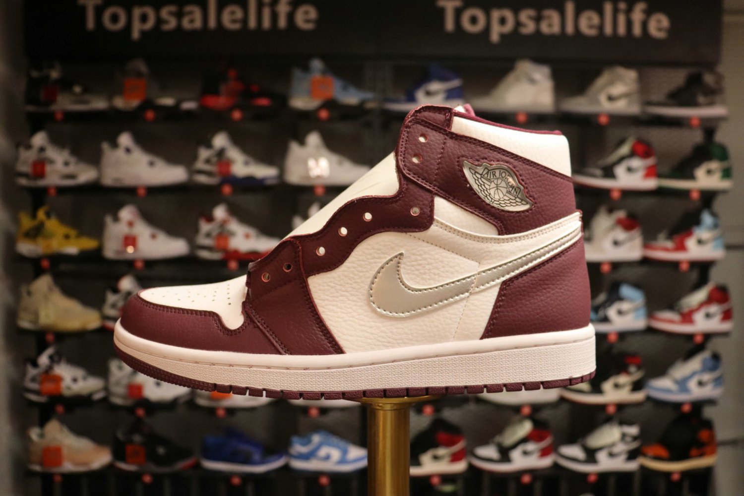 nike air jordan 1 retro high 'bordeaux'