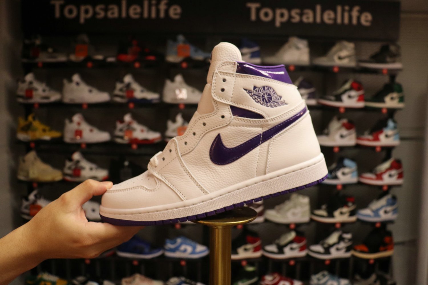 nike air jordan 1 retro high court purple (women's)