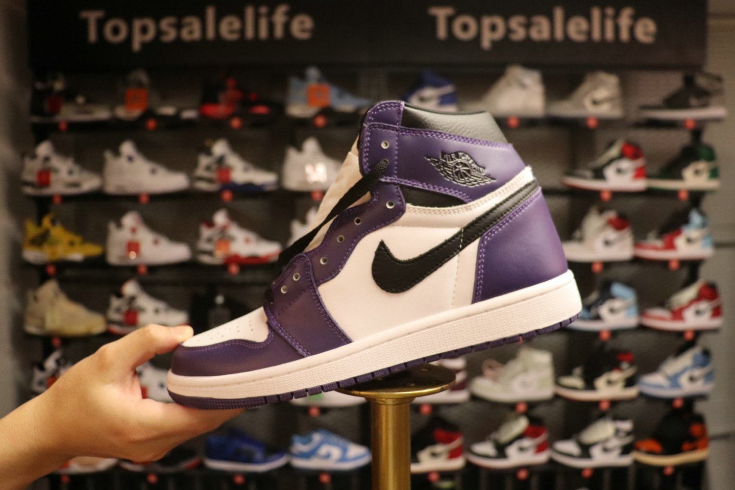 nike air jordan 1 retro high og 'court purple 2.0' [also worn by madsaki]