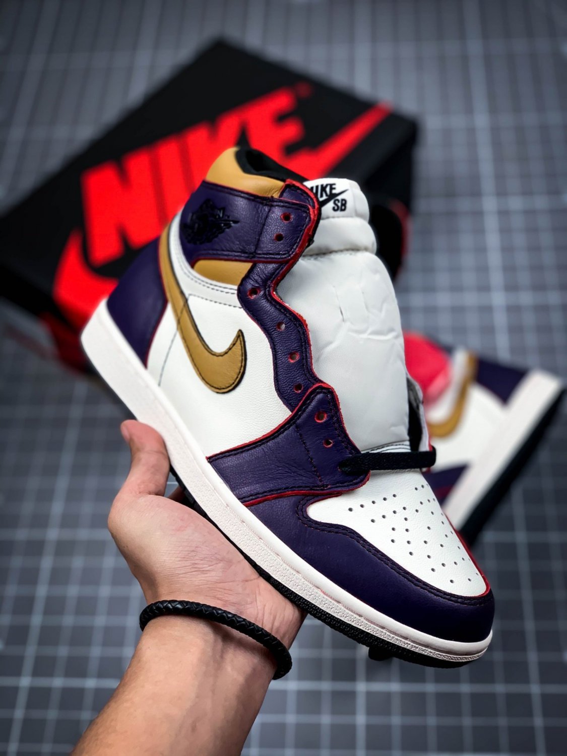 nike air jordan 1 retro high og defiant sb la to chicago