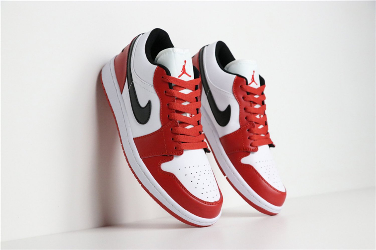 Nike Air Jordan 1 Low &acirc;��Chicago&acirc;�� RedWhite-Black
