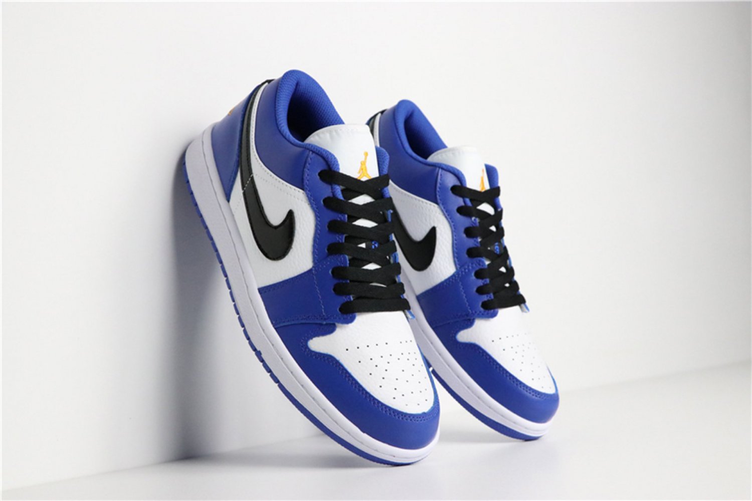 Nike Air Jordan 1 Low Hyper RoyalWhite-Orange Peel